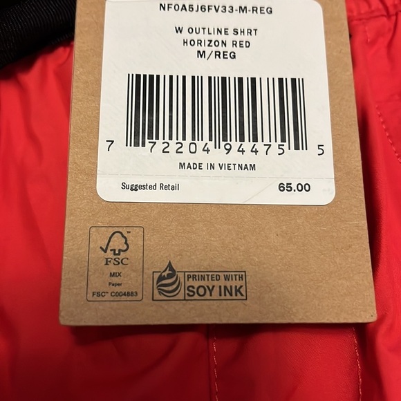 The north face women’s outline short in horizon red, new - Picture 3 of 15
